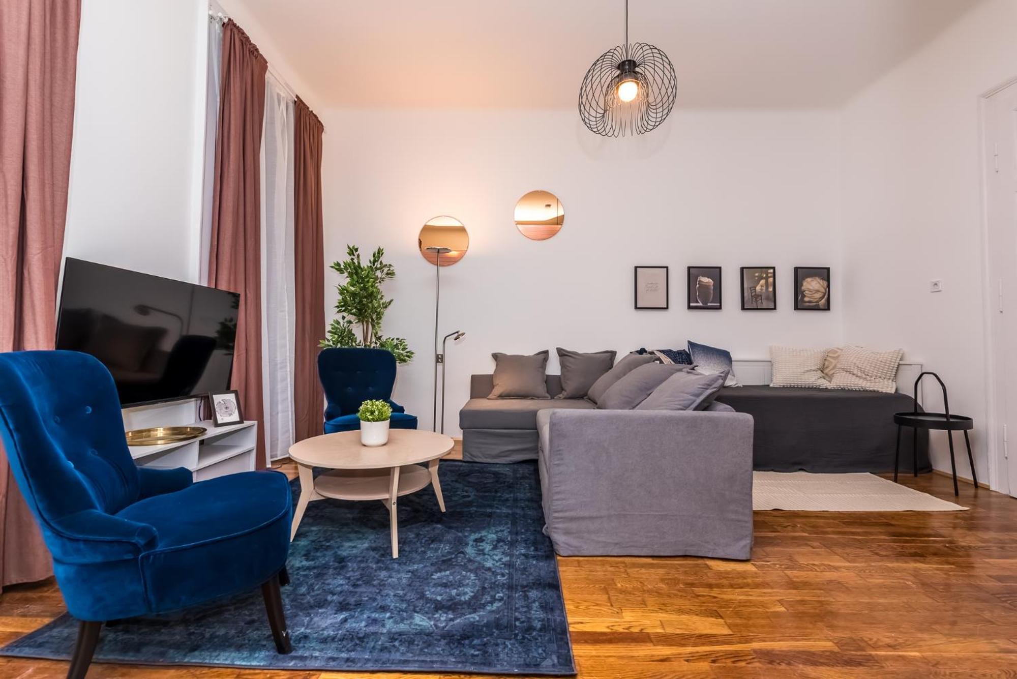 Gozsdu Court Bismarck Apartment *